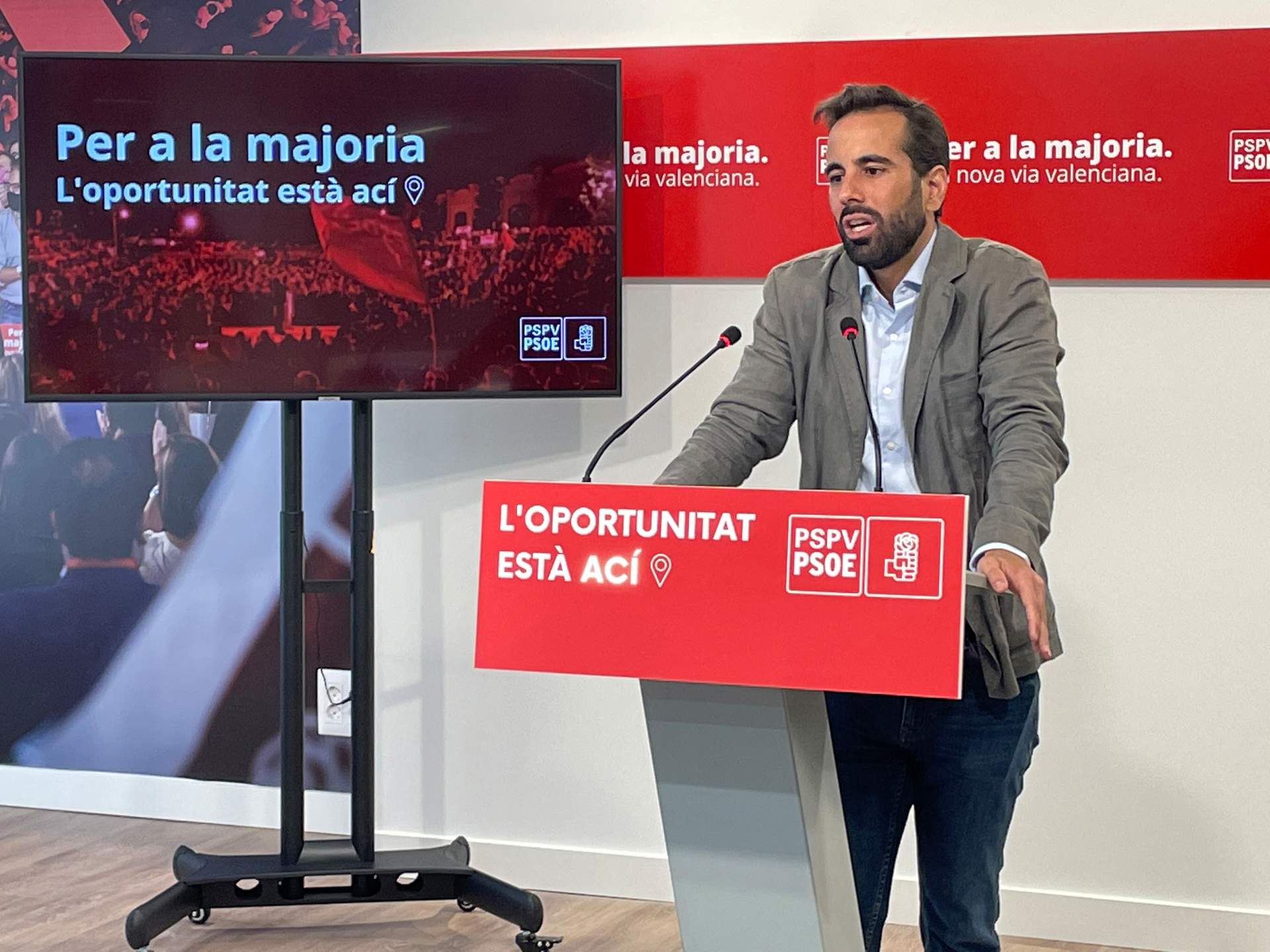 El PSPV afea a Ayuso que vaya a Valencia a  insultar  a quienes han levantado  la hipoteca reputacional  del PP