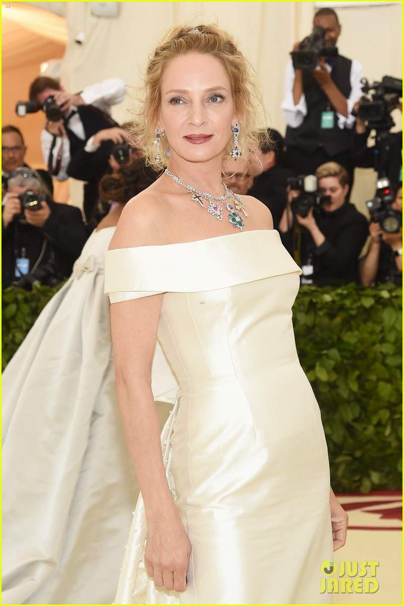 El cambio de Uma Thurman: Antes y después. Fuente | JustJared.