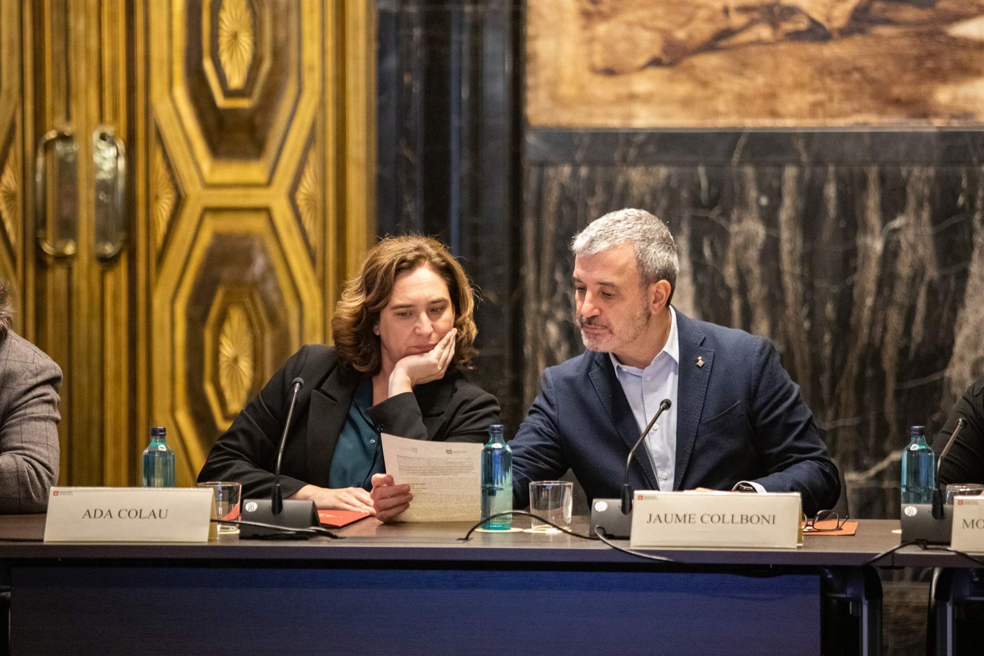 La alcaldesa de Barcelona, Ada Colau, y el candidato del PSC a la Alcaldía, Jaume Collboni, en febrero del 2020.
