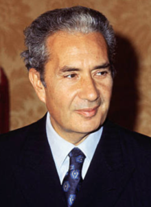 Aldo Moro (1976) Presidente del Consejo de Ministros
de la República Italiana-      Wikipedia