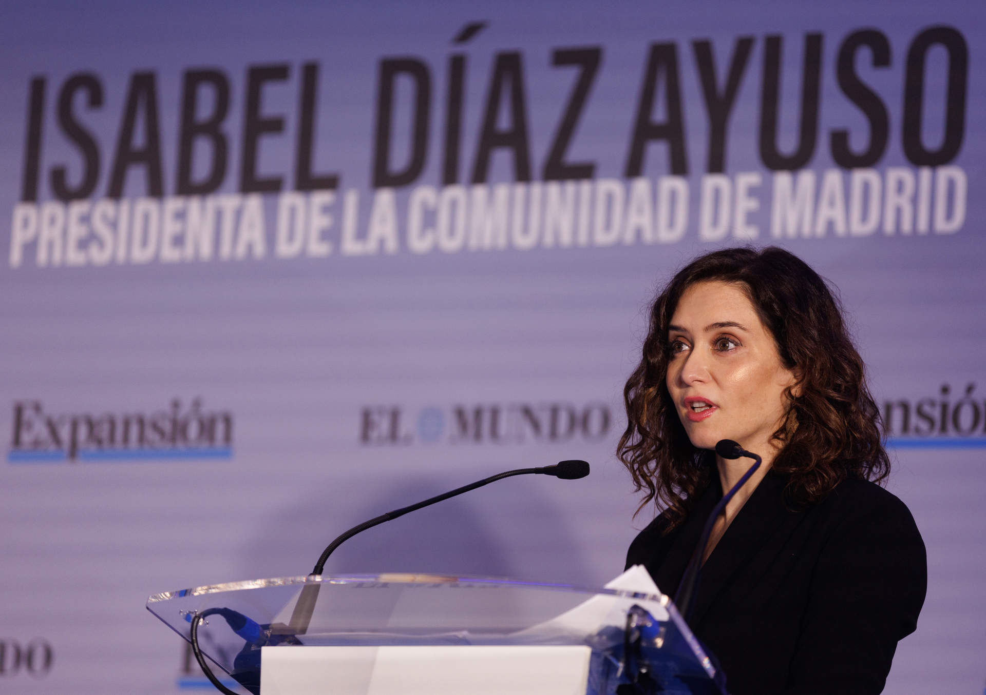 Archivo - La presidenta de la Comunidad de Madrid, Isabel Díaz Ayuso, interviene durante un encuentro informativo organizado por los diarios 'El Mundo' y 'Expansión', en el Hotel The Westin Palace, el pasado 16 de enero, en Madrid.