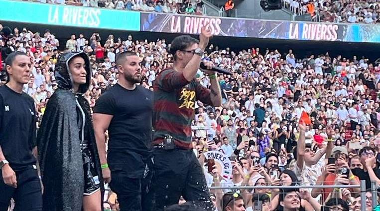 La Rivers.