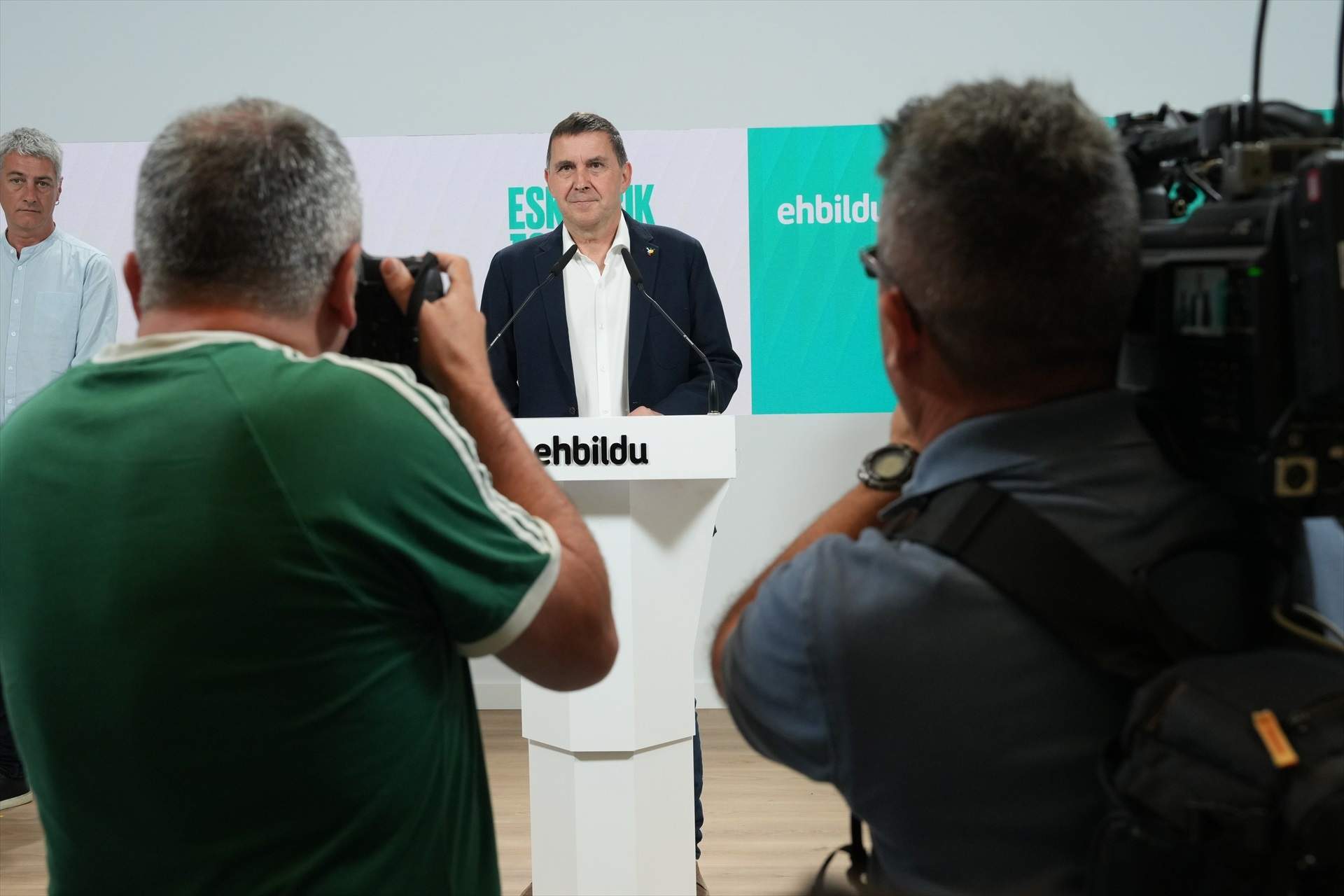 El coordinador general de EH Bildu, Arnaldo Otegi, comparece en rueda de prensa para valorar los resultados de las elecciones al Congreso y al Senado del 23 J, en la sede del partido, a 24 de julio de 2023, en Donostia San Sebastián, Gipuzkoa, País Vasco (España).