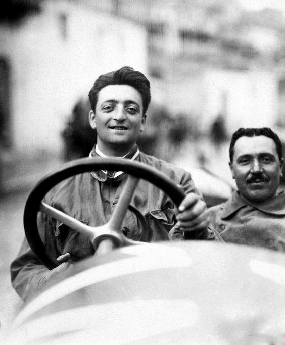 Fallece el piloto  Enzo Ferrari. Fuente |Pinterest.