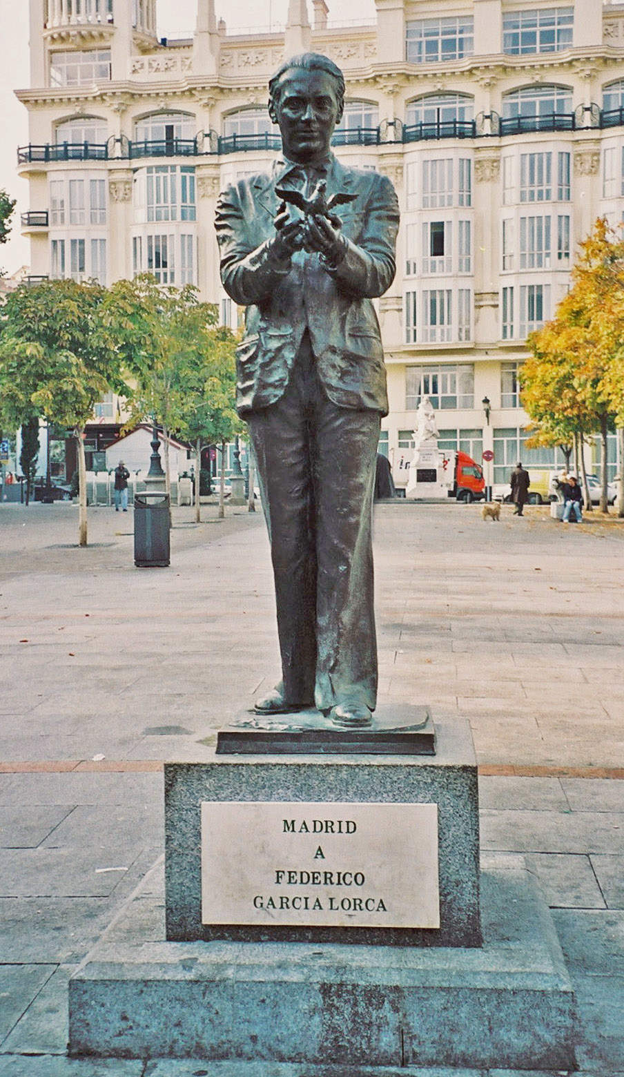 Estatúa en honor Federico García Lorca. Fuente |Wikipedia.