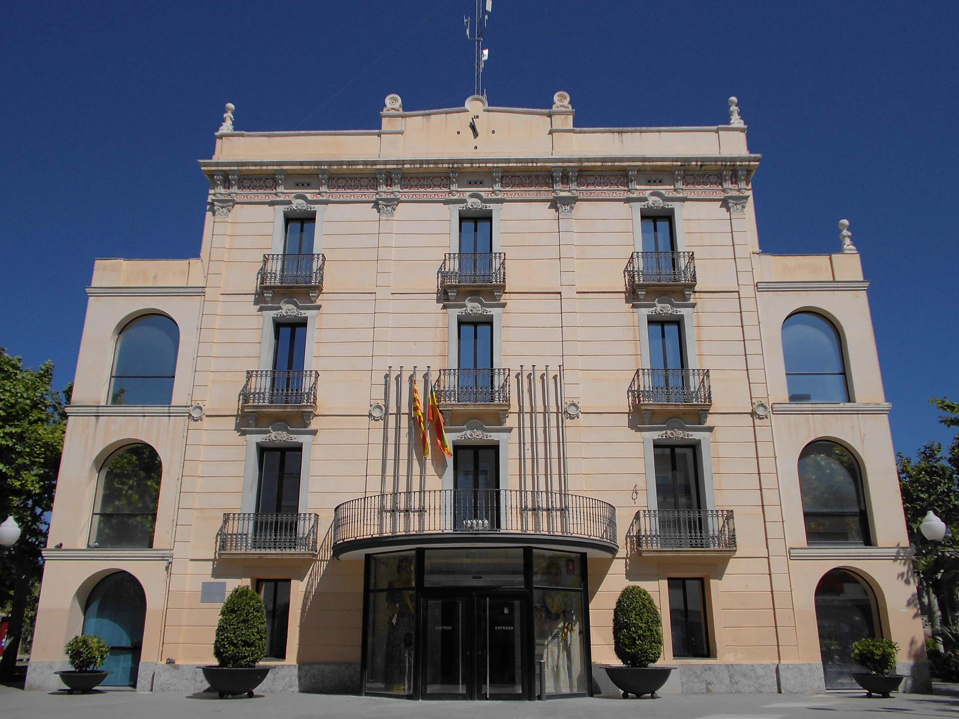 El ayuntamiento de Olesa de Montserrat, Fuente |Wikipedia Commmons.