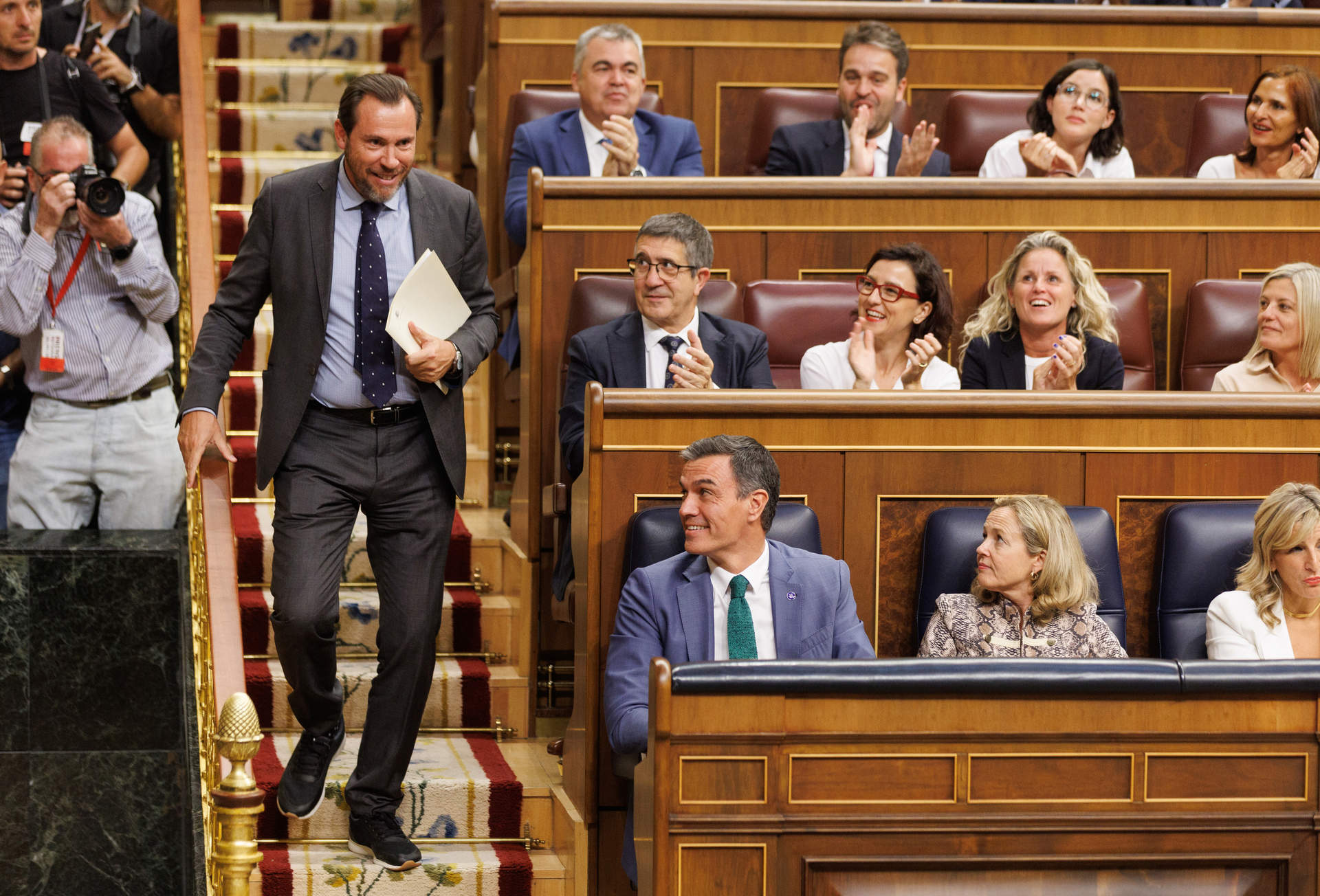El diputado electo y secretario general del PSOE de Valladolid, Óscar Puente, al subir a la tribuna.