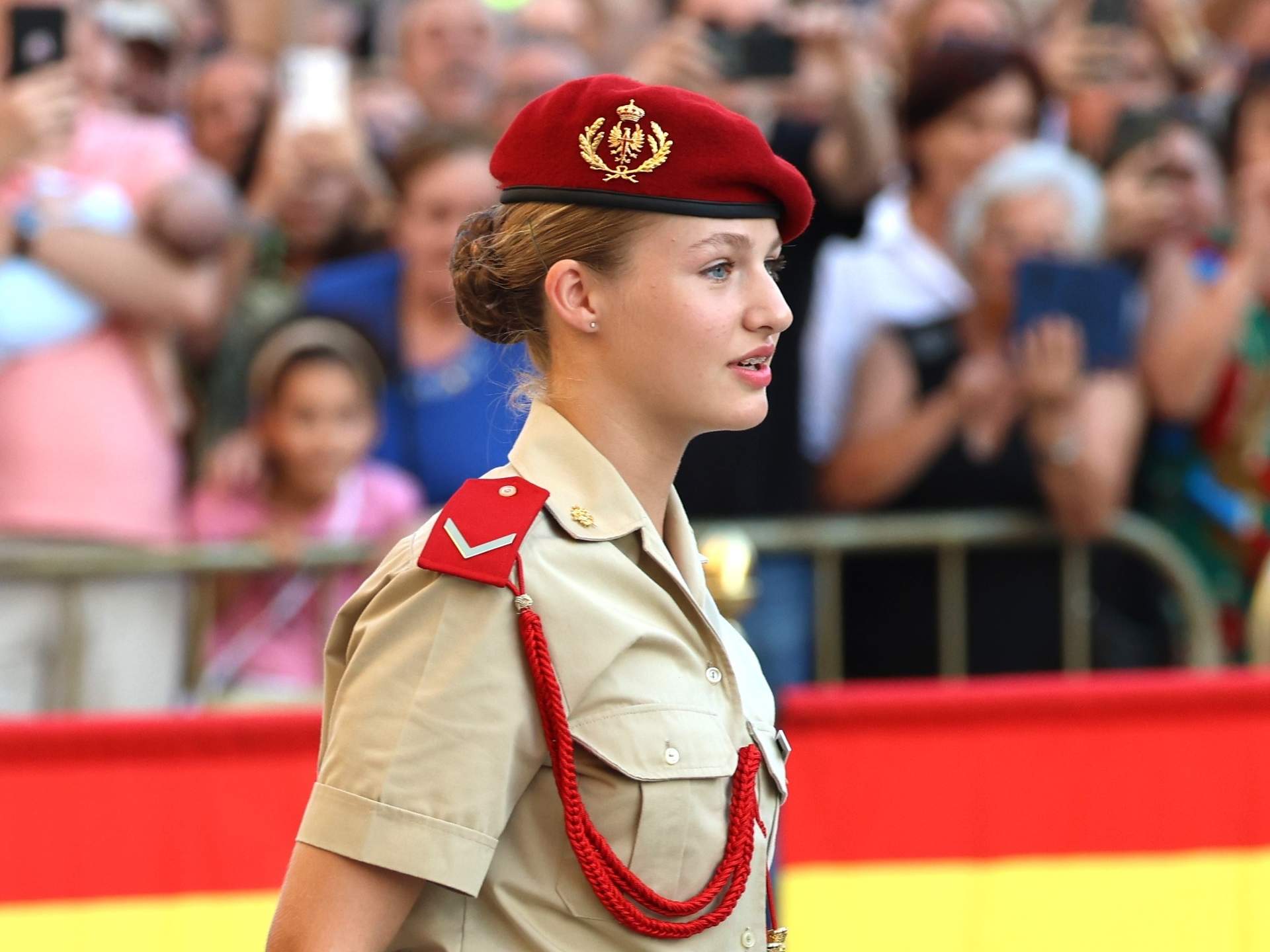 El cambio de Leonor de Borbón: Antes y después.