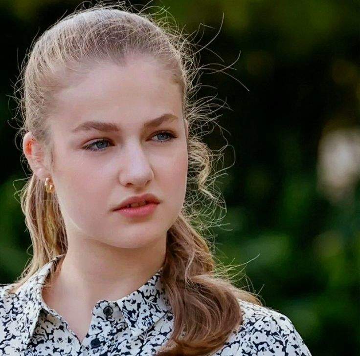 El cambio de Leonor de Borbón: Antes y después.