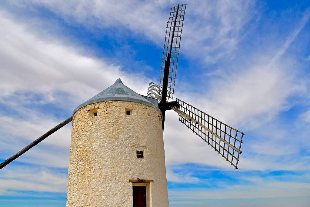 Pueblos con más encanto: Viaja a Consuegra en Toledo.