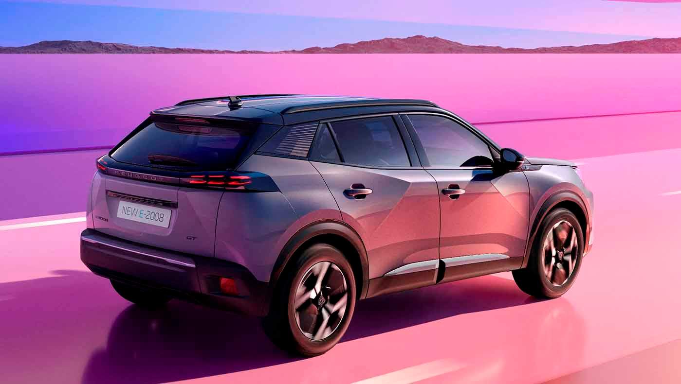 Pocos cambios en la trasera del renovado Peugeot 2008, aunque llama la atención la sustitución de las tres garras luminosas por elementos horizontales.