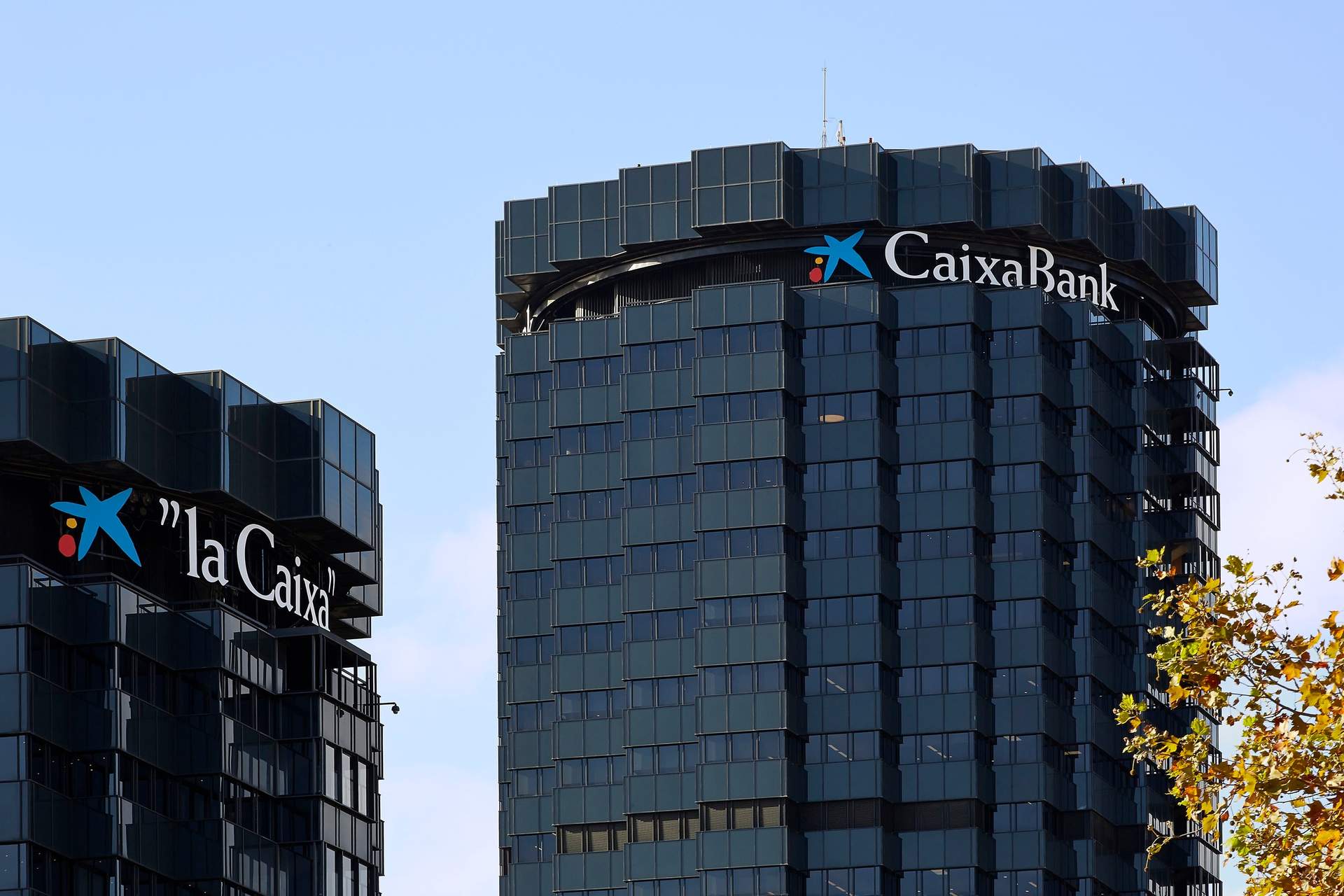 Caixabank aprueba una emisión de participaciones preferentes por 750 millones de euros