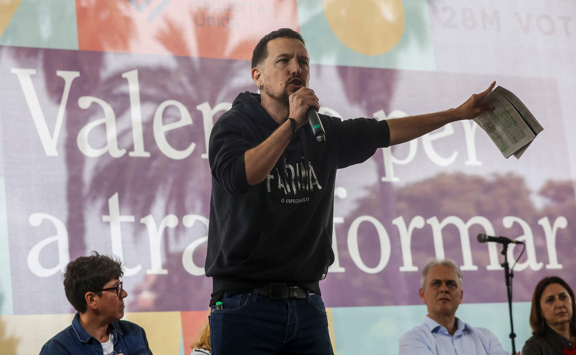 El exvicepresidente del Gobierno y exlíder de Podemos Pablo Iglesias, interviene durante un acto de cierre de campaña de Unides Podem-Esquerra Unida, en el Puente Exposición, a 26 de mayo de 2023, en Valencia.