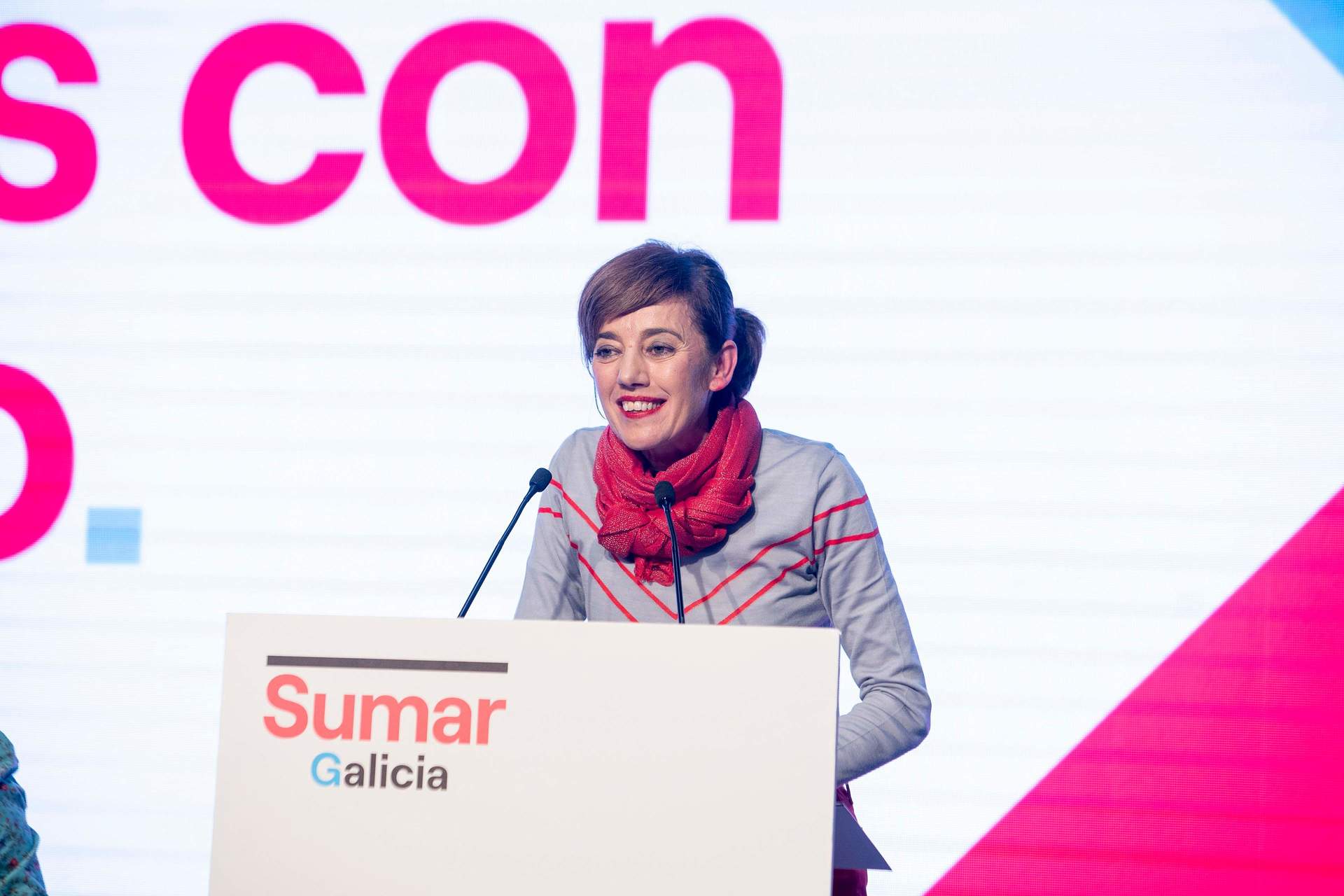 La candidata de Sumar Galicia, Marta Lois, interviene durante su puesta de largo como candidata de Sumar Galicia, en el Auditorio Mar de Vigo, a 12 de enero de 2024, en Vigo, Pontevedra, (Galicia).