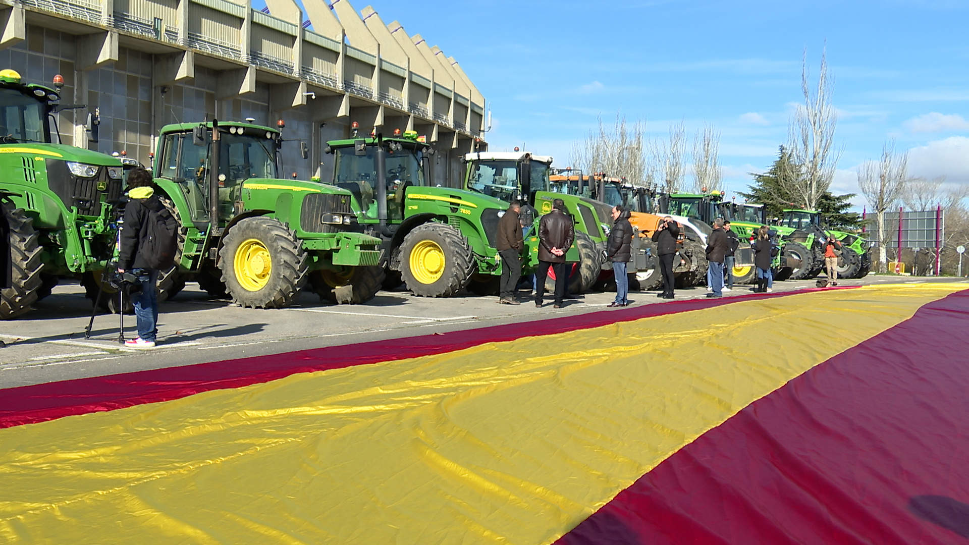 Unos 40 tractores se citan en el JosÃ© Zorrilla de Valladolid para recorrer la ciudad y pedir precios justos