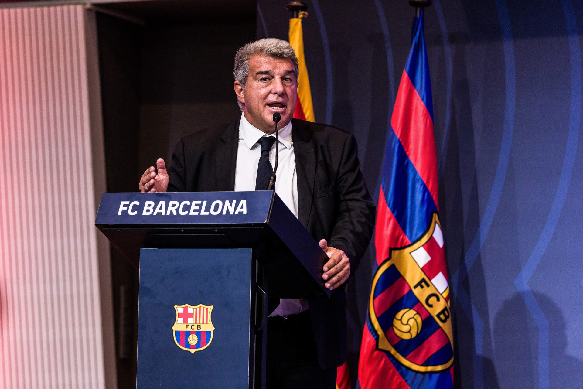 El F.C. Barcelona se querella contra un periodista que llamó corrupto al club