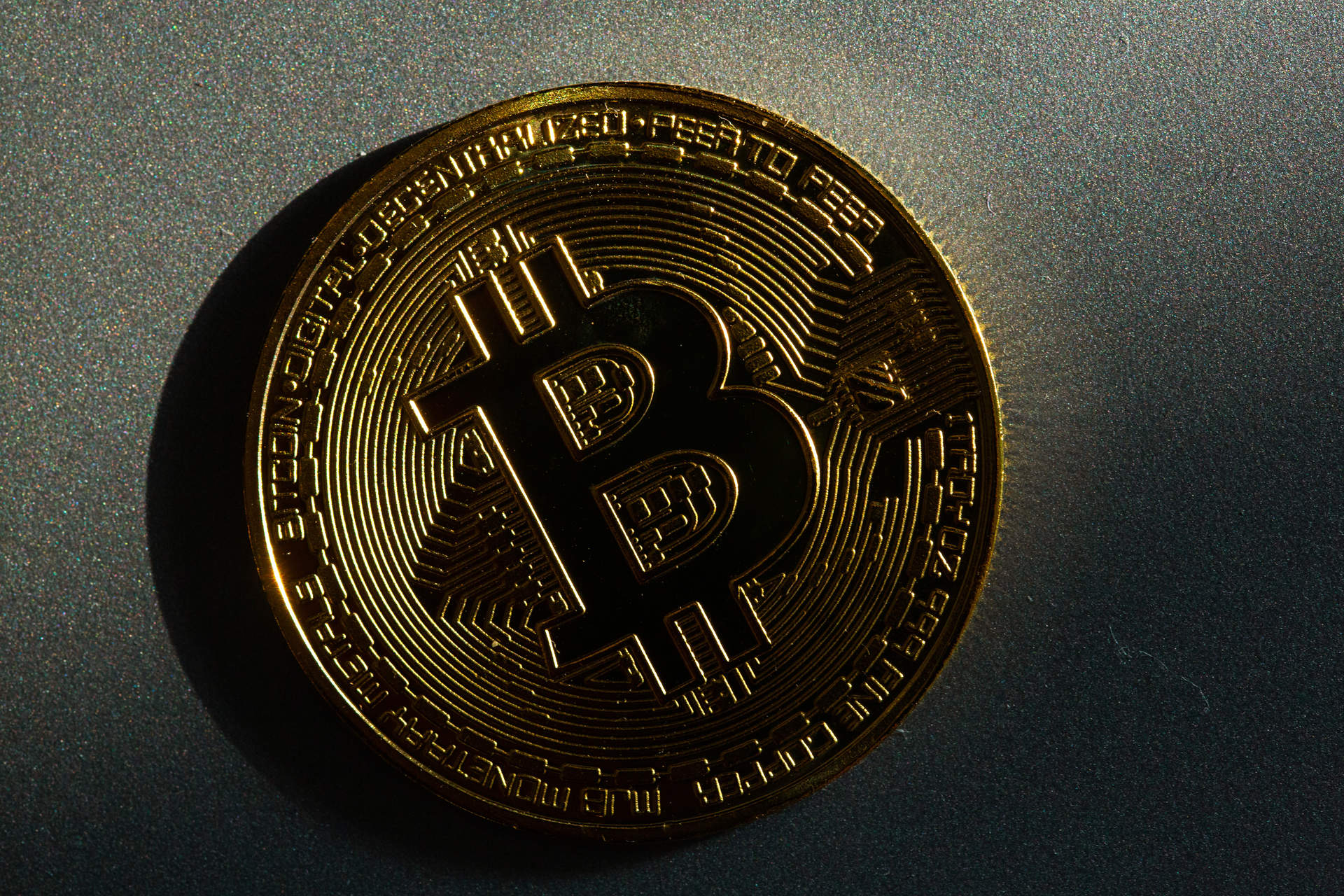 El bitcóin marca un nuevo récord al superar por primera vez los 70.000 dólares