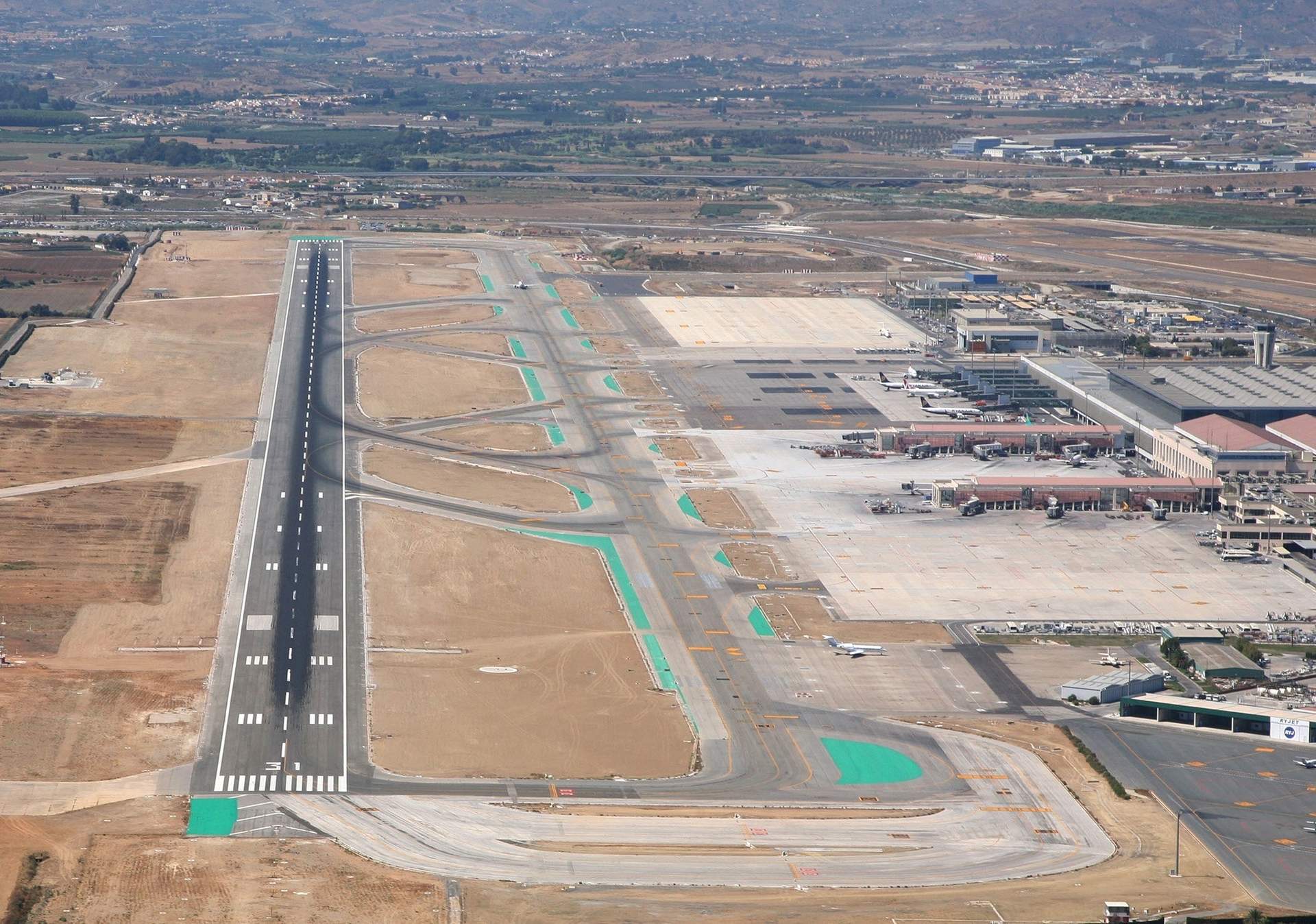 Aena avanza en su plan para construir hoteles en cinco aeropuertos españoles