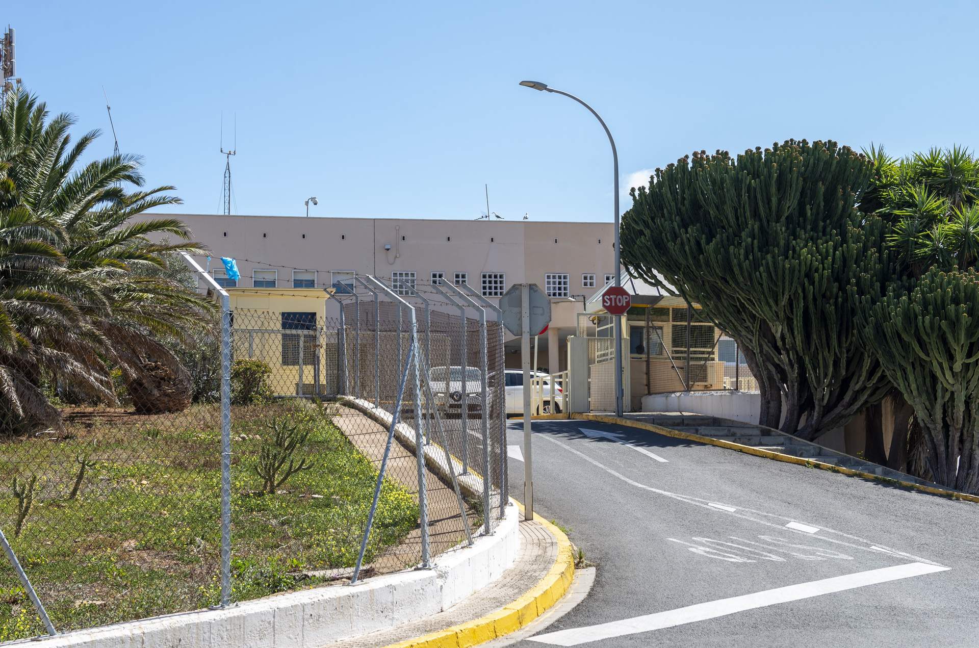 Justifican la prisión sin fianza de exconsejeros del Gobierno de Melilla por riesgo de fuga a Marruecos en moto acuática