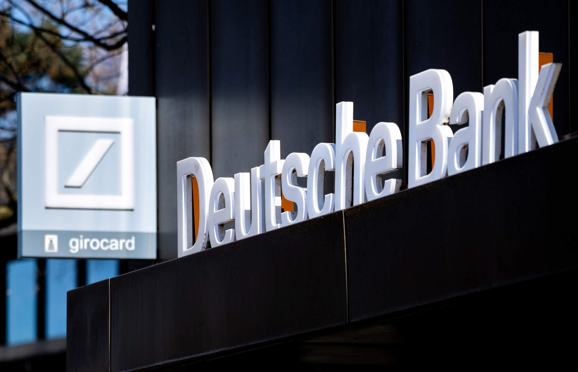 DWS (Deutsche Bank) lanza un ETF que replica al índice MSCI World sin las cotizadas de Estados Unidos