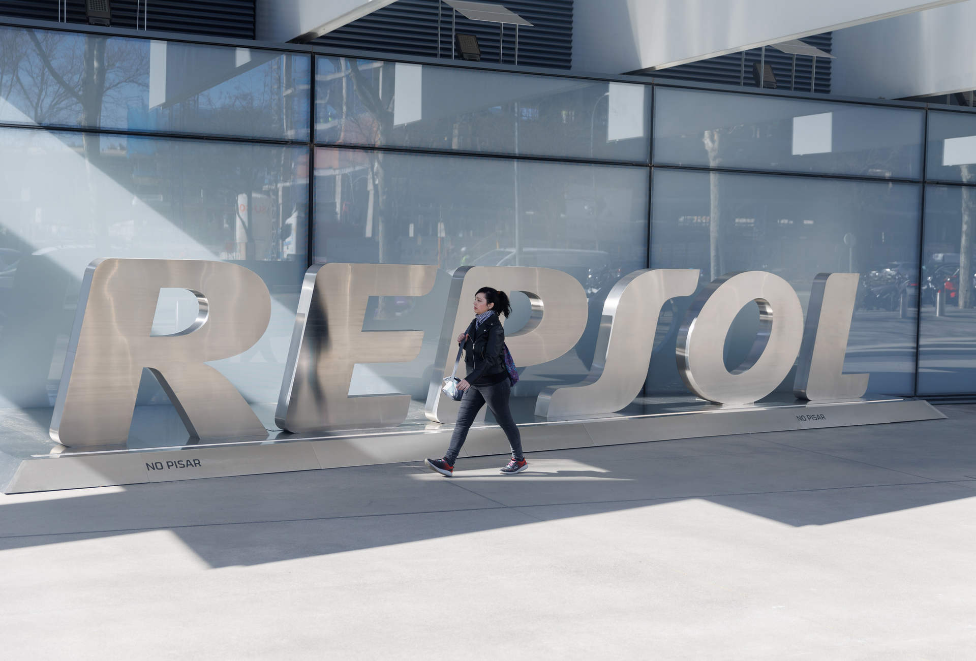 Repsol propondrá a su junta el pago de un dividendo de 0,45 euros por acción en enero