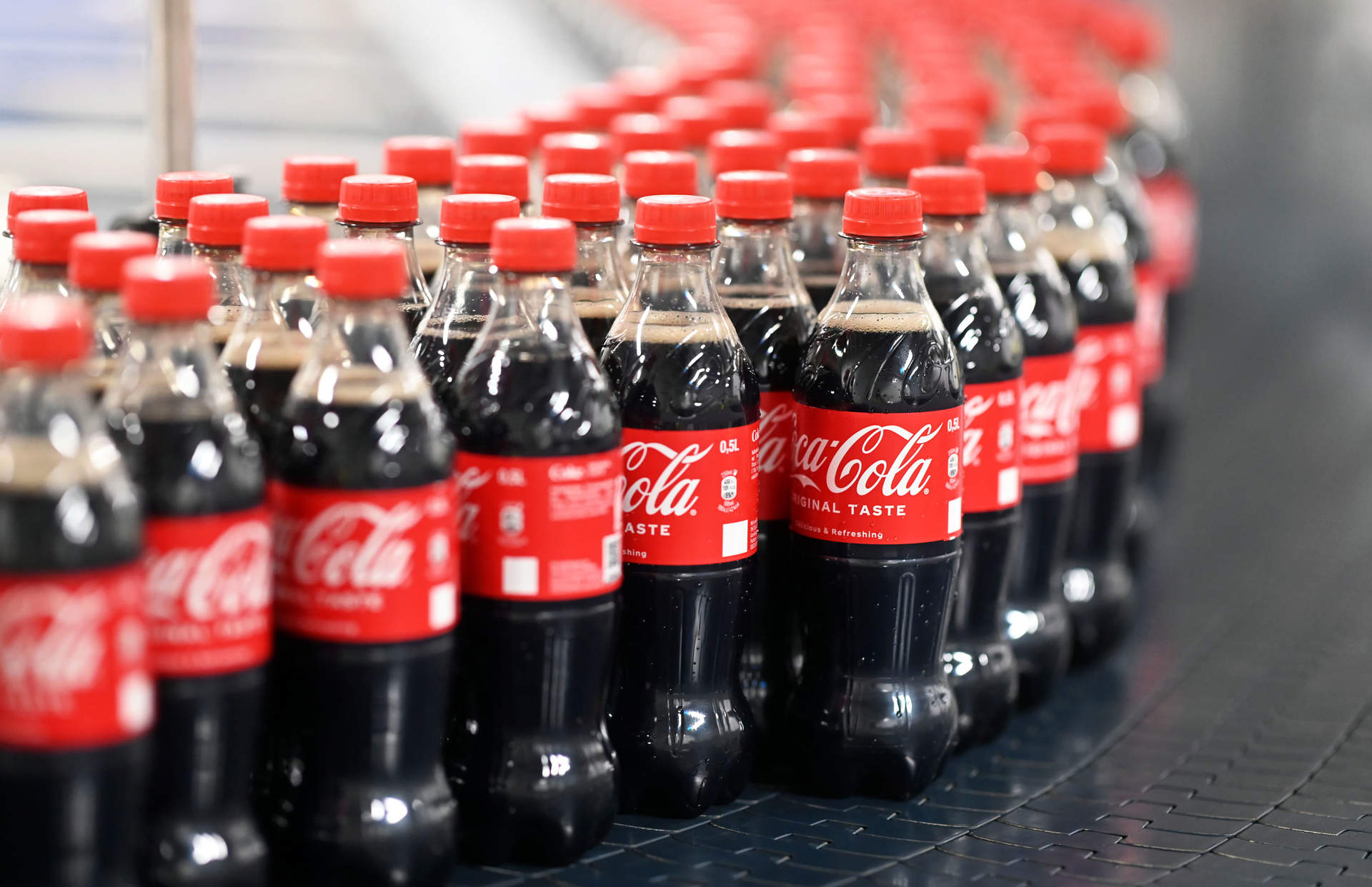 Coca-Cola Europacific Partners reduce el ERE a 56 empleados de los centros de Madrid y Barcelona