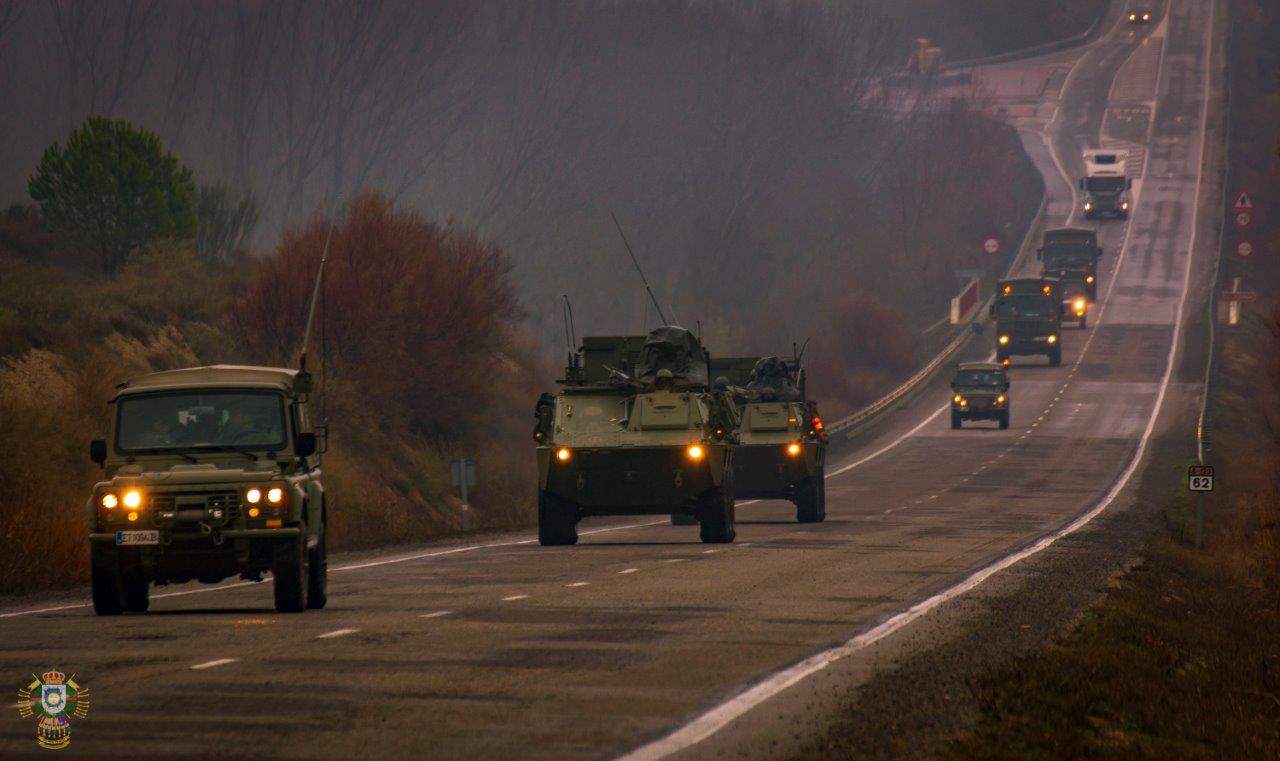 Traslado de un convoy del Ejército de Tierra, con vehículos Aníbal, BMR y camiones (Foto: Flickr Ejército de Tierra).