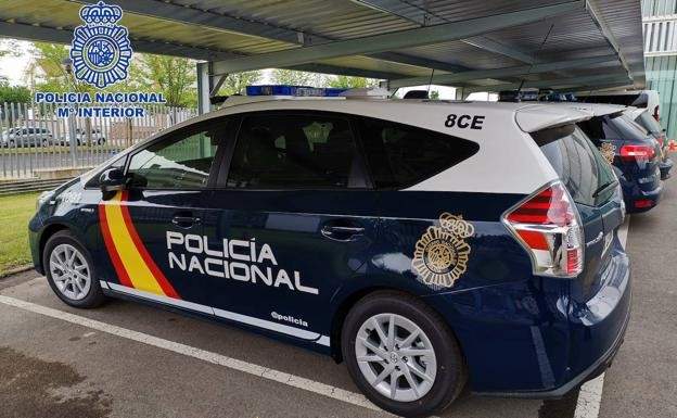 Descubren el cadáver de una mujer en el túnel de lavado de una gasolinera en Sevilla junto a un vehículo