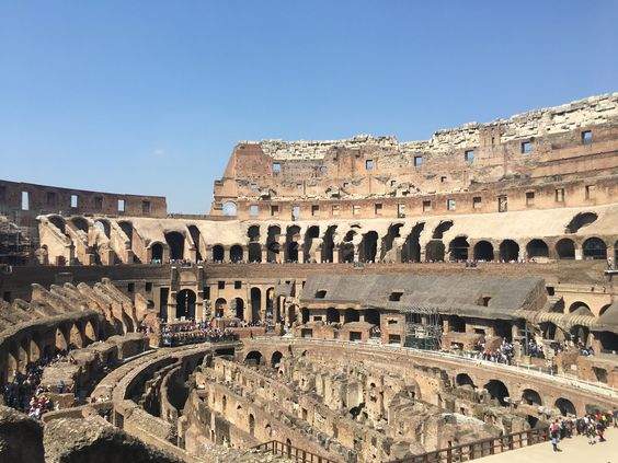 La decadencia de Roma en tiempos indómitos