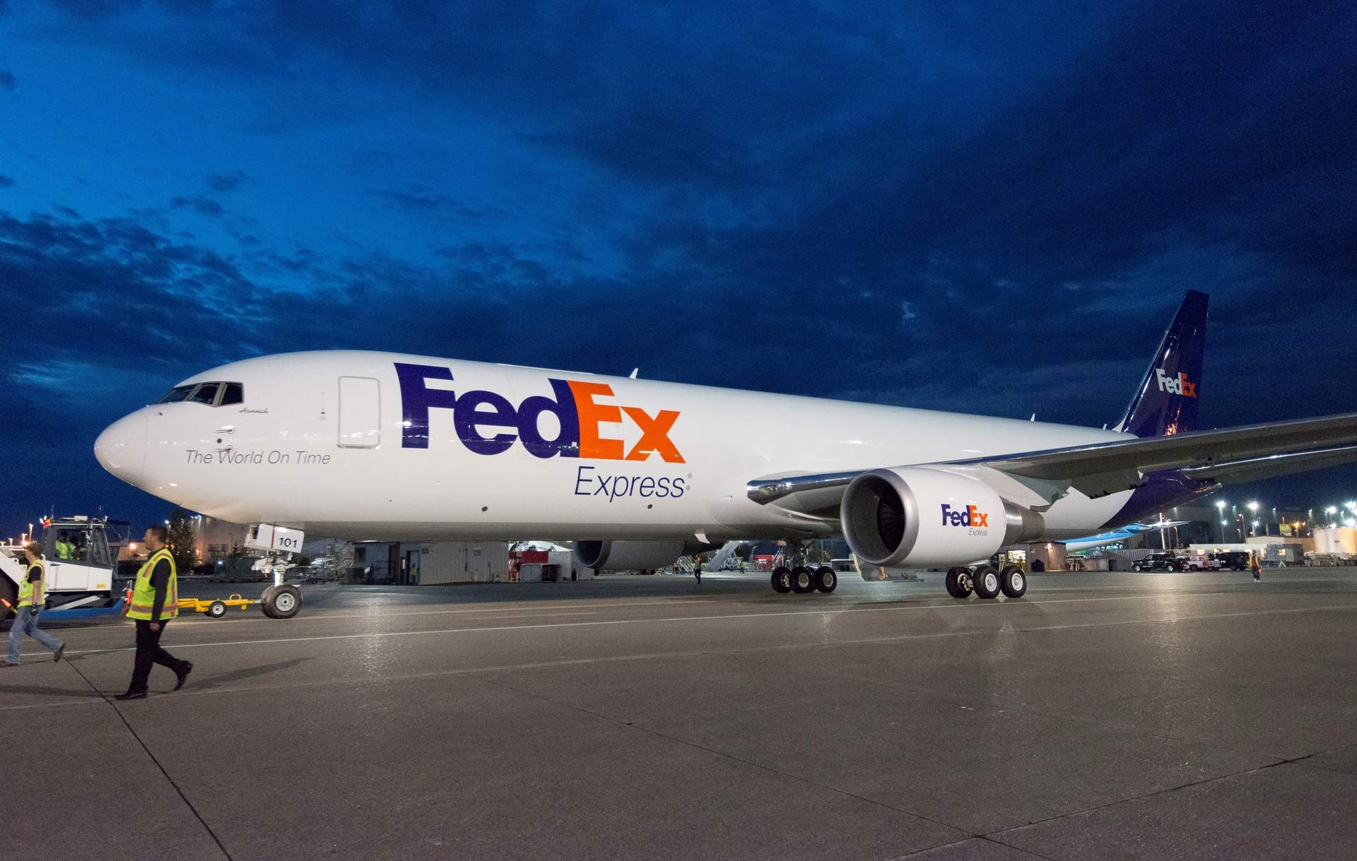 FedEx autoriza un nuevo plan de recompra de acciones de 5.000 millones de dólares