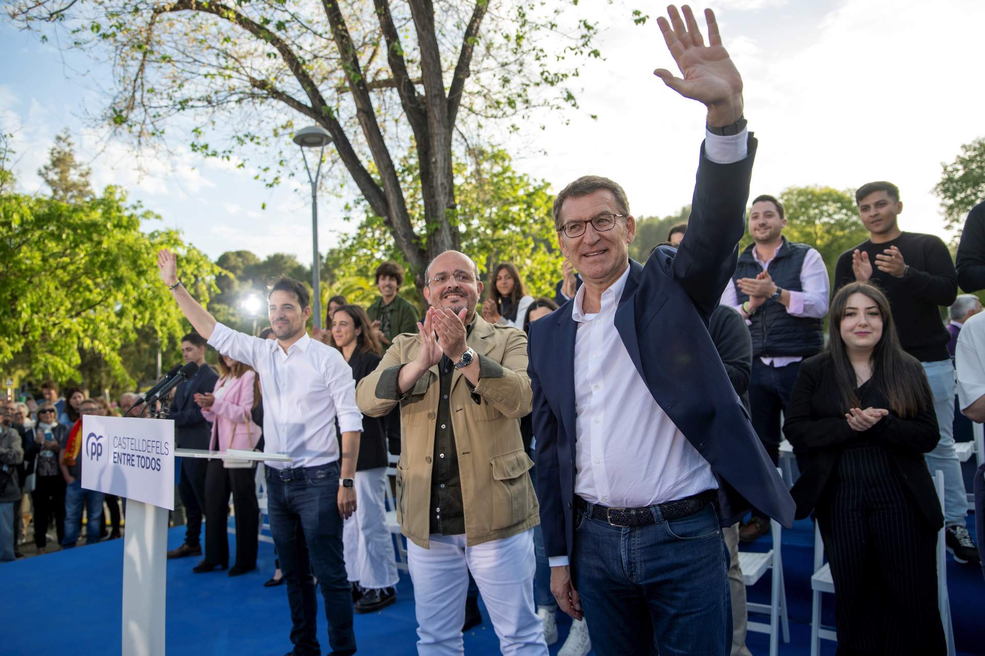 Feijóo y Alejandro Fernández se reúnen pero se mantiene en el aire su candidatura para las elecciones catalanas