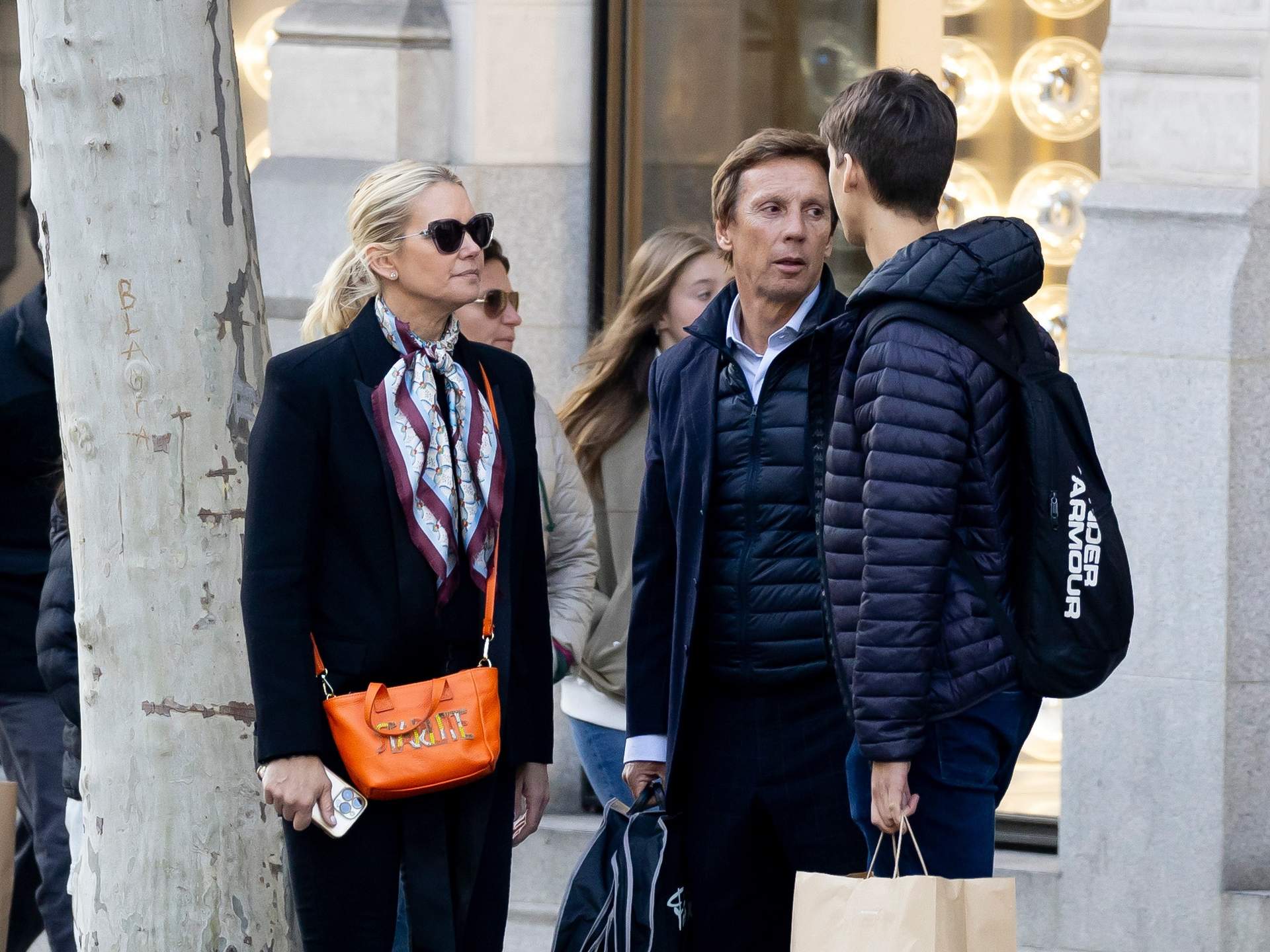 Valeria Mazza y Alejandro Gravier, jornada de compras en Madrid junto a su hijo