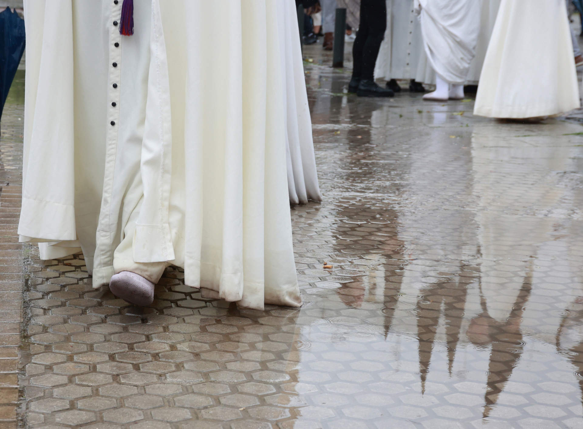 La lluvia deja también a Sevilla huérfana de procesiones el Viernes Santo