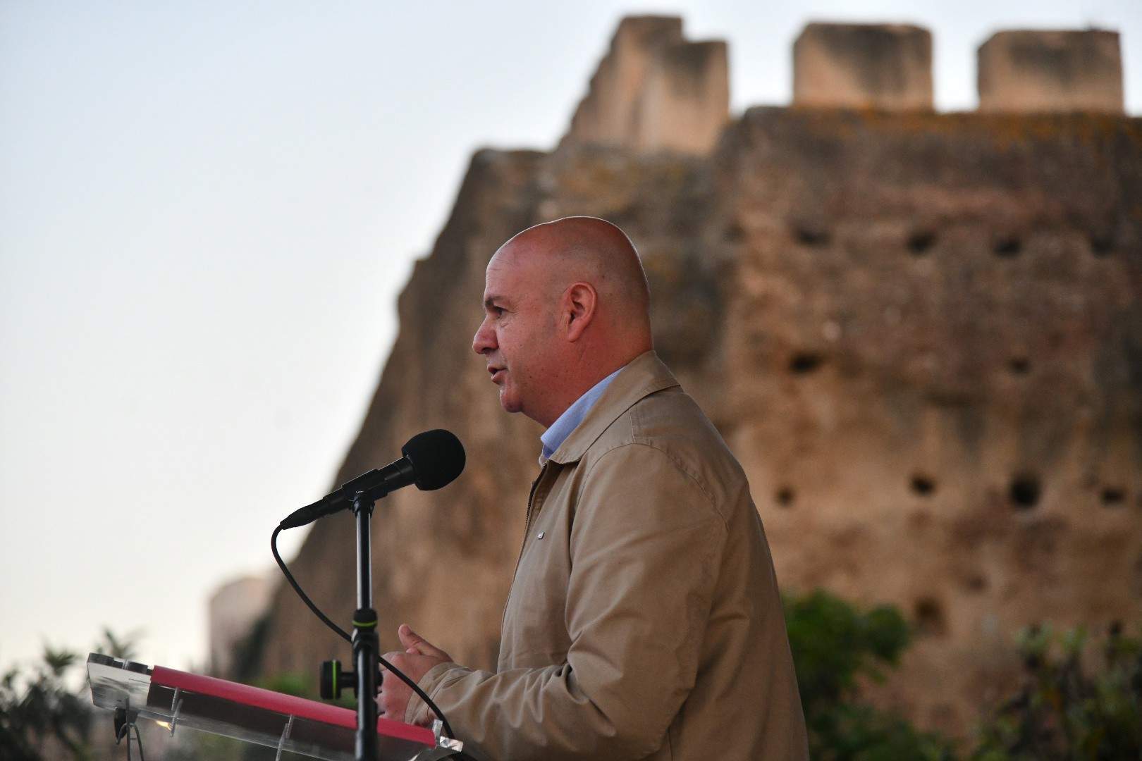 El secretario general del PSOE de Ceuta dimite tras perder el control de su grupo parlamentario