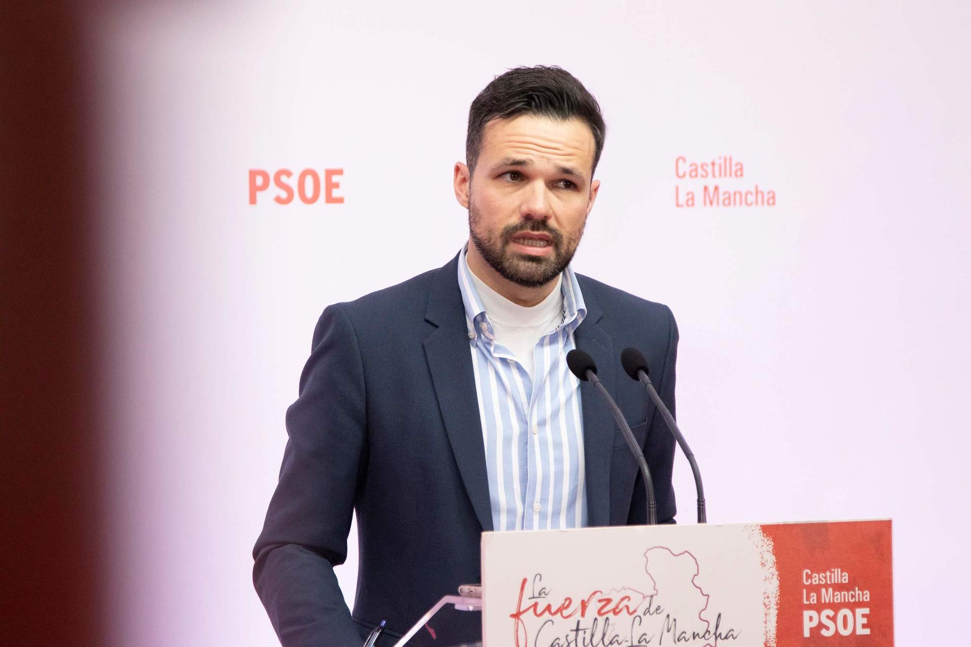 PSOE C-LM condena agresión al exalcalde de Ponferrada y pide  rebajar crispación :  Sobre todo los que más la practican 