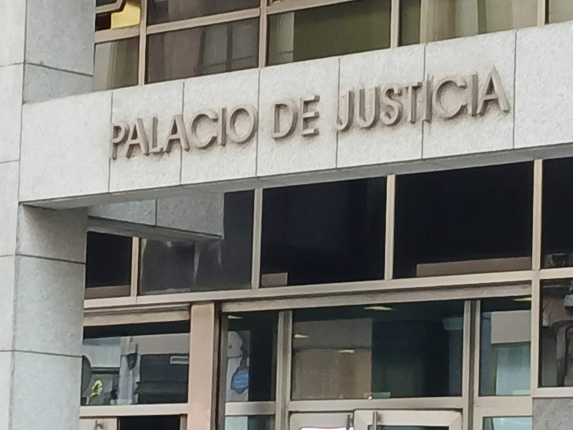 El jurado declara al acusado del crimen en un bar de Bilbao culpable de asesinato y acepta la atenuante de confesión