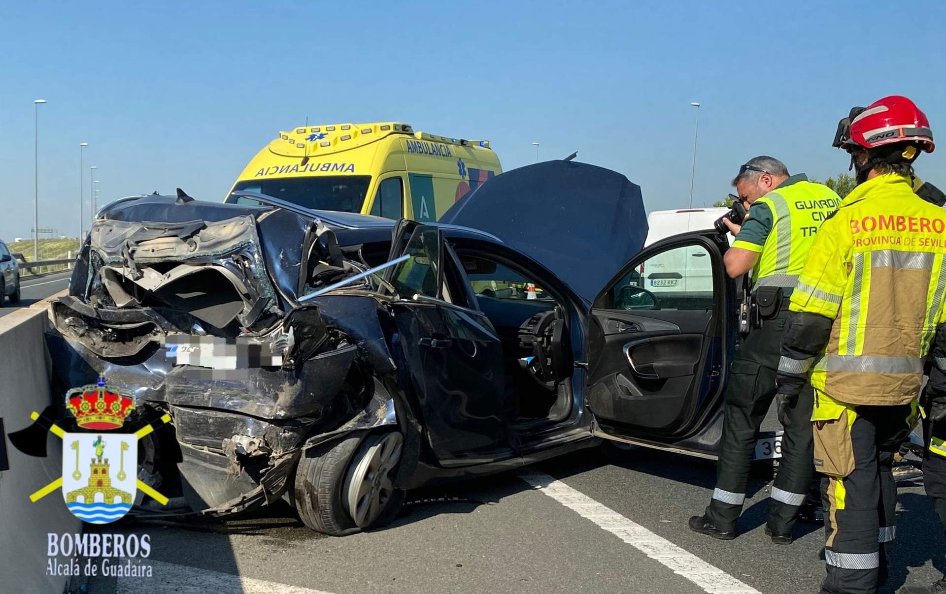 Fallece una mujer al colisionar una furgoneta y un turismo en el tramo alcalareño de la SE-40 (Sevilla)