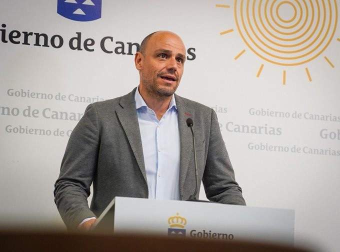 Canarias asiste a la comisión bilateral de costas defendiendo que tiene las competencias  íntegras  del litoral