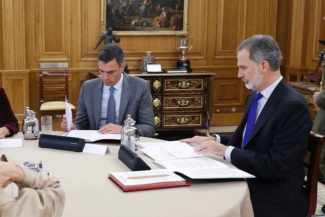 Pedro Sánchez y el rey Felipe, en la reunión del Consejo de Seguridad Nacional del 12 de abril de 2023.