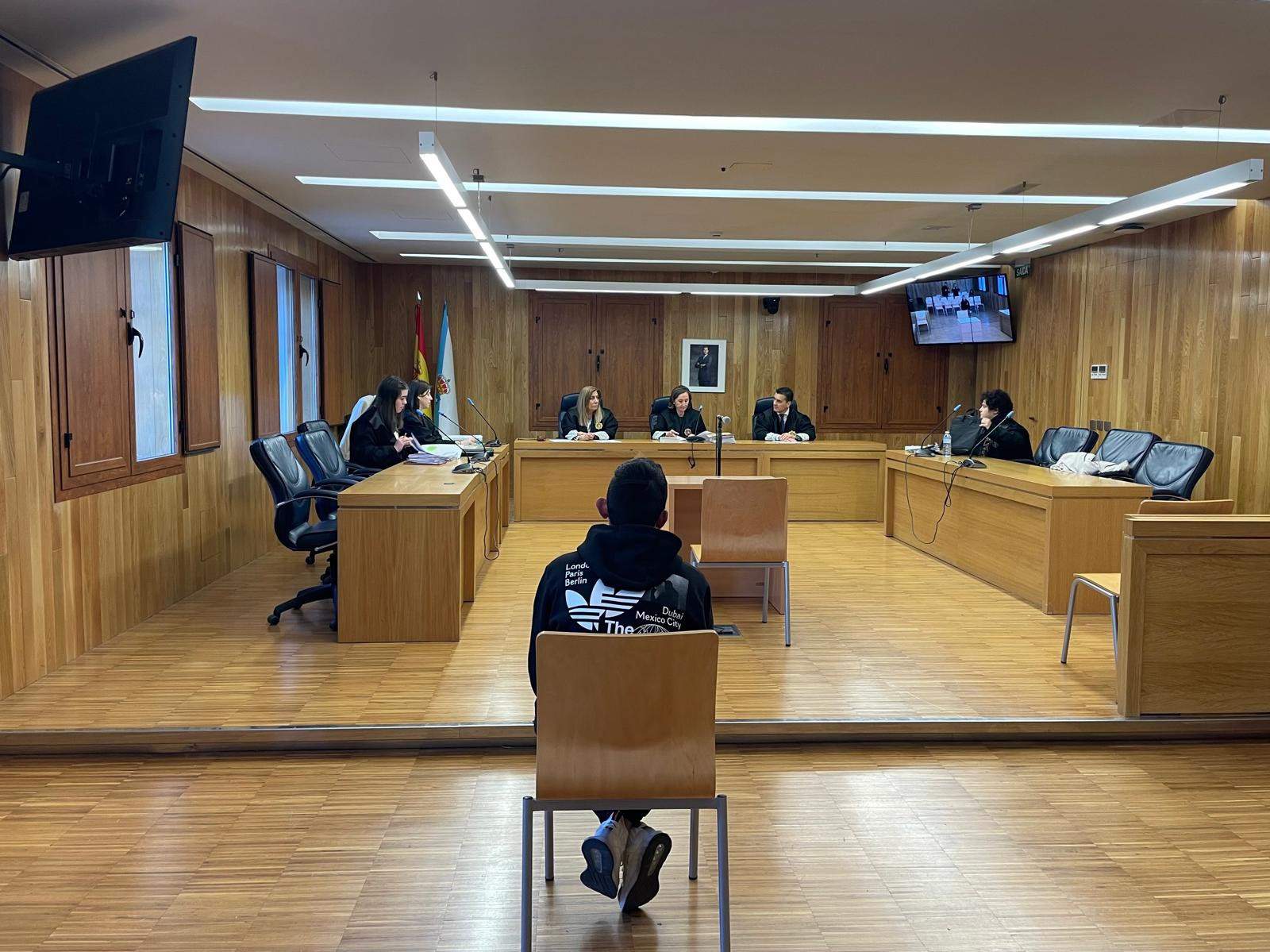 La Fiscalía pide la absolución de un joven de Vilalba (Lugo) acusado de violar a su expareja menor de edad