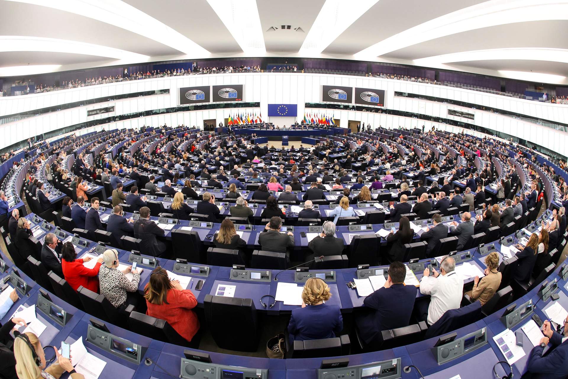 La Eurocámara aprueba la salida coordinada de la UE de la Carta de la Energía