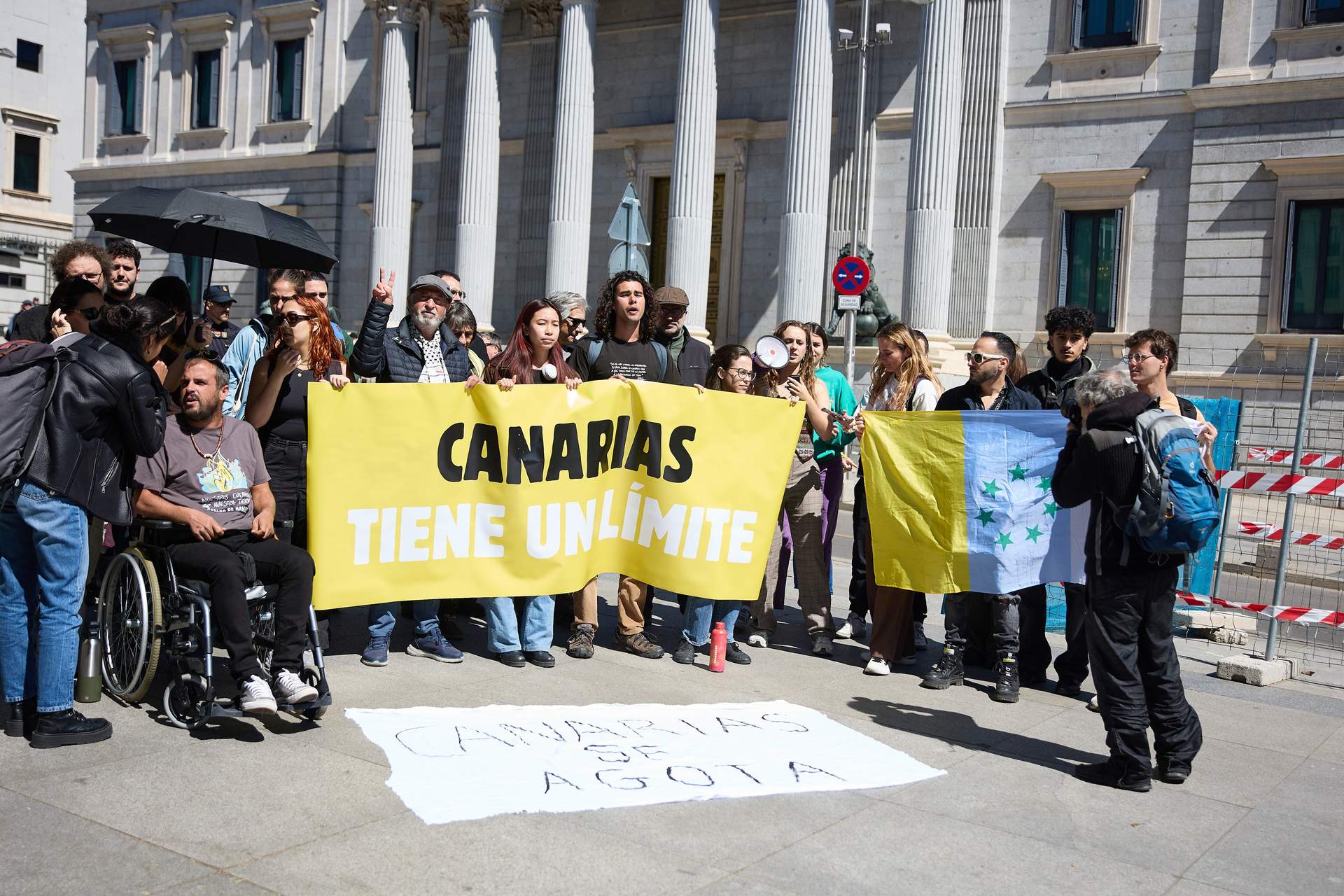 El colectivo  Canarias se agota  reclama ante el Congreso una moratoria turística, con el apoyo de Sumar y Podemos