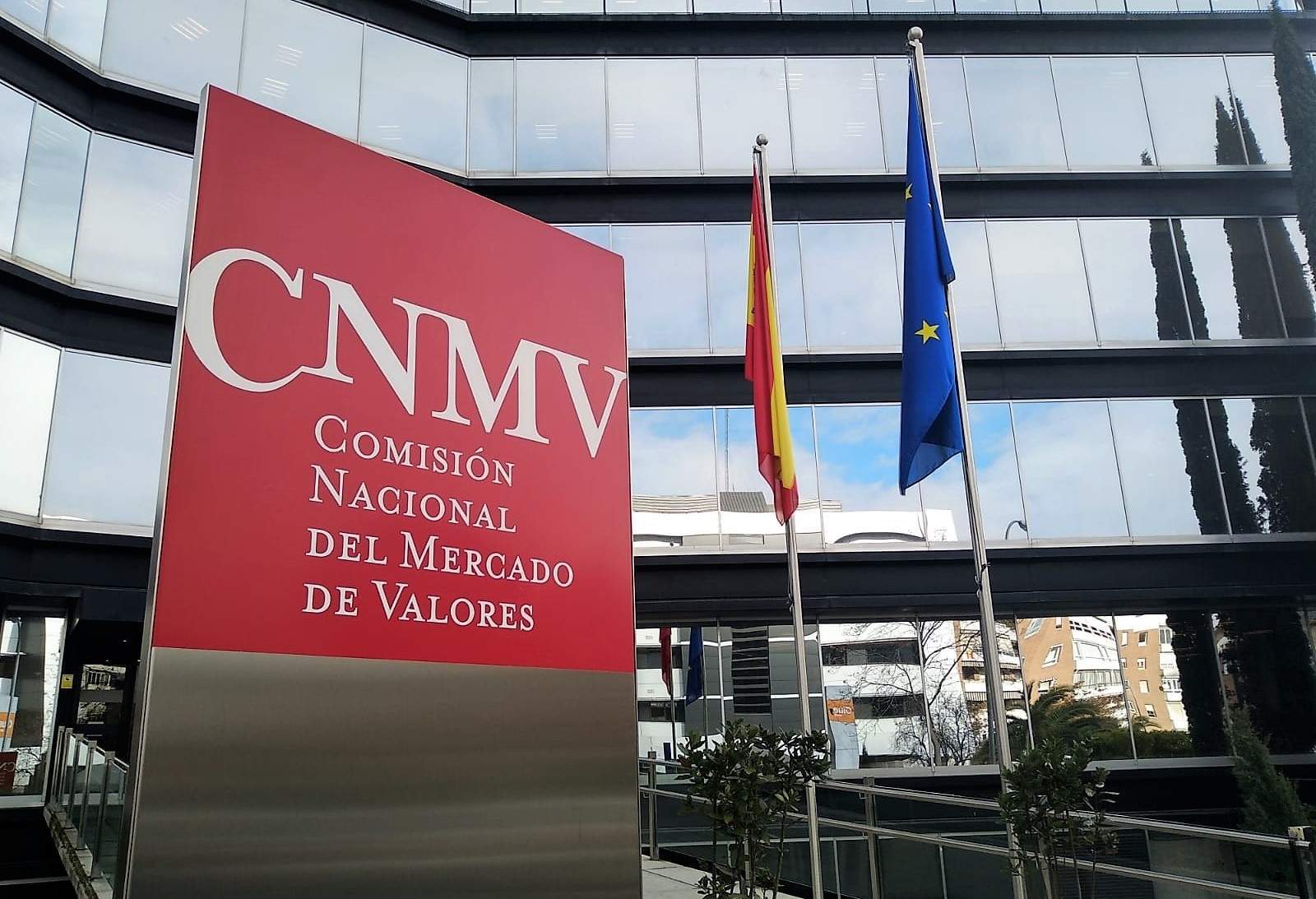 La CNMV alerta de cinco 'chiringuitos financieros' en Luxemburgo