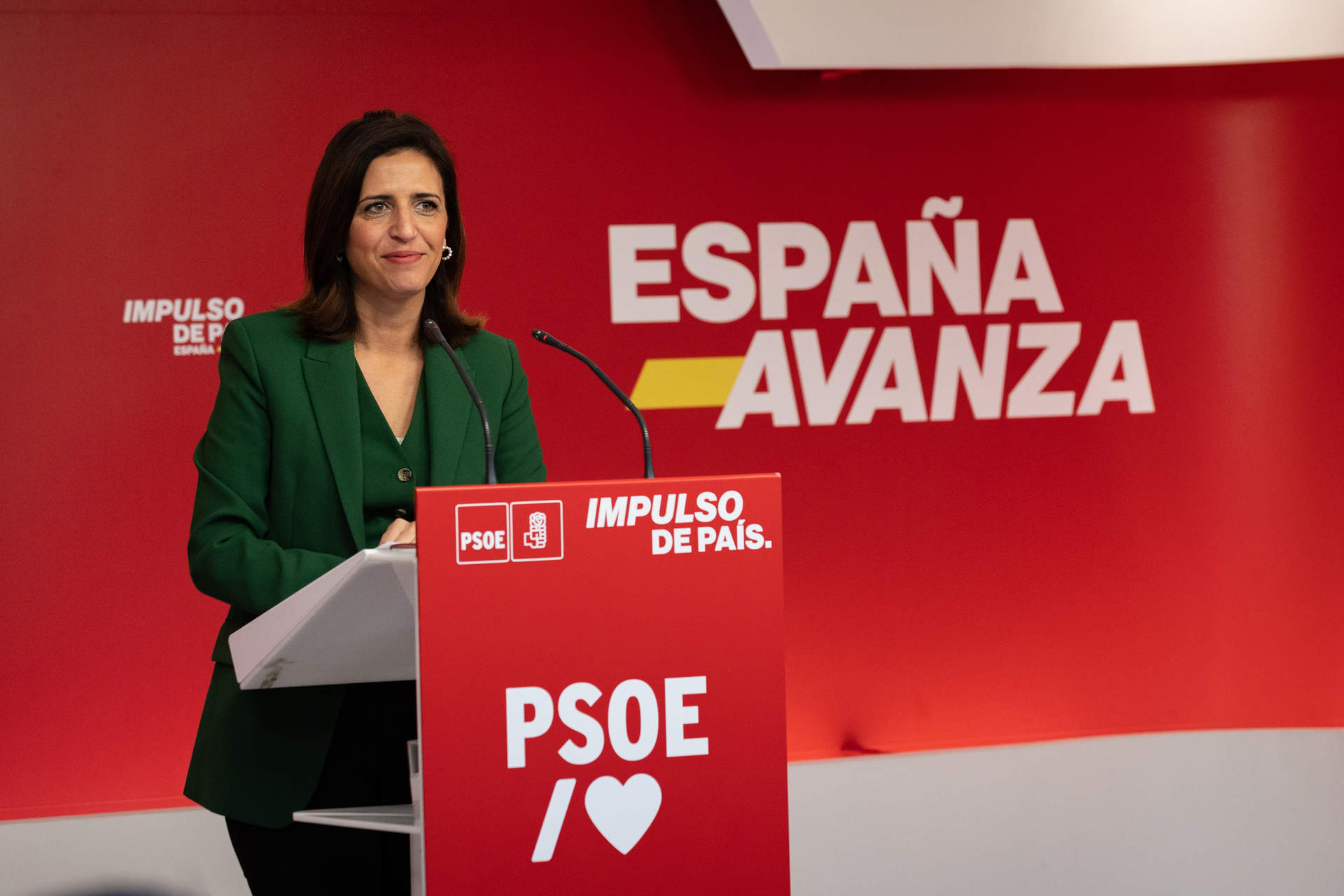 El PSOE apoya en bloque a Sánchez tras su anuncio de reflexión sobre su continuidad al frente del Gobierno