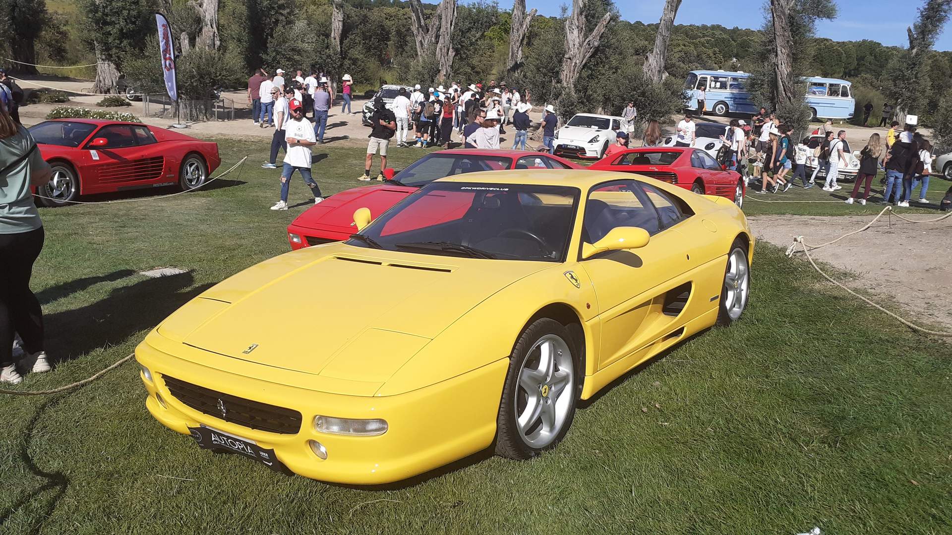 Muy futuristas las líneas del Lamborghini Countach 25 Aniversario de 1988. Monta el motor V12 Lamborghini de 5,2 litros (455 CV).