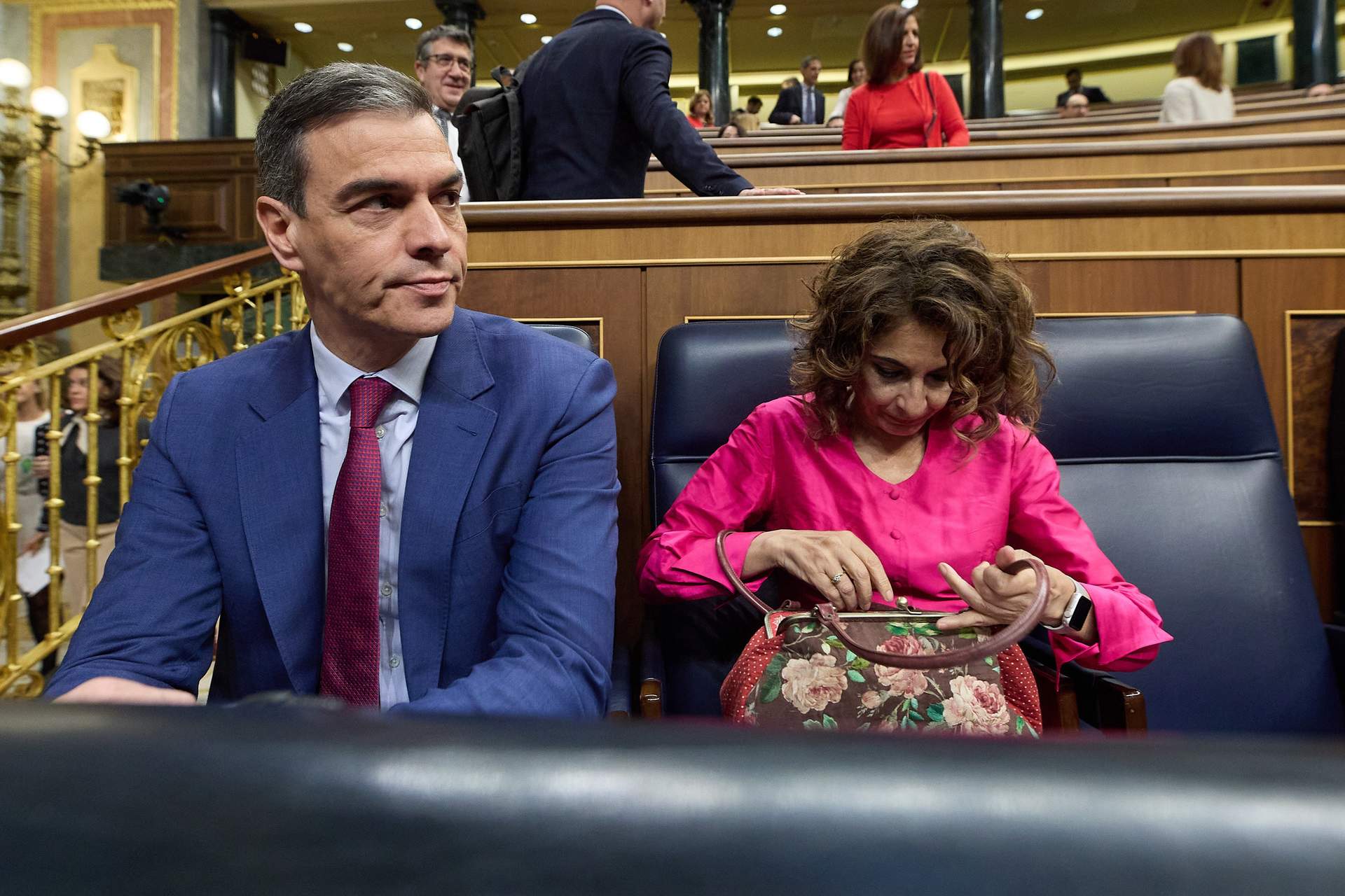 Sánchez desvelará mañana si sigue en La Moncloa o dimite mientras Gobierno y PSOE esperan en vilo su decisión