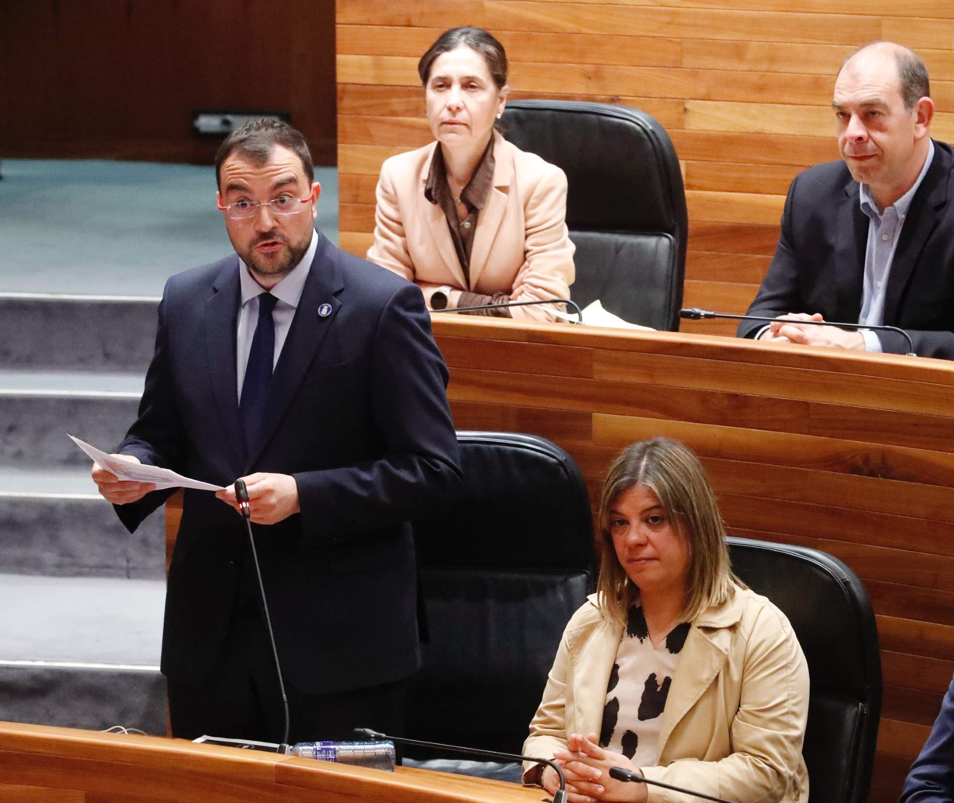 Barbón responderá a la oposición sobre su credibilidad, la 'guerra a la burocracia' y el tejido industrial de Asturias