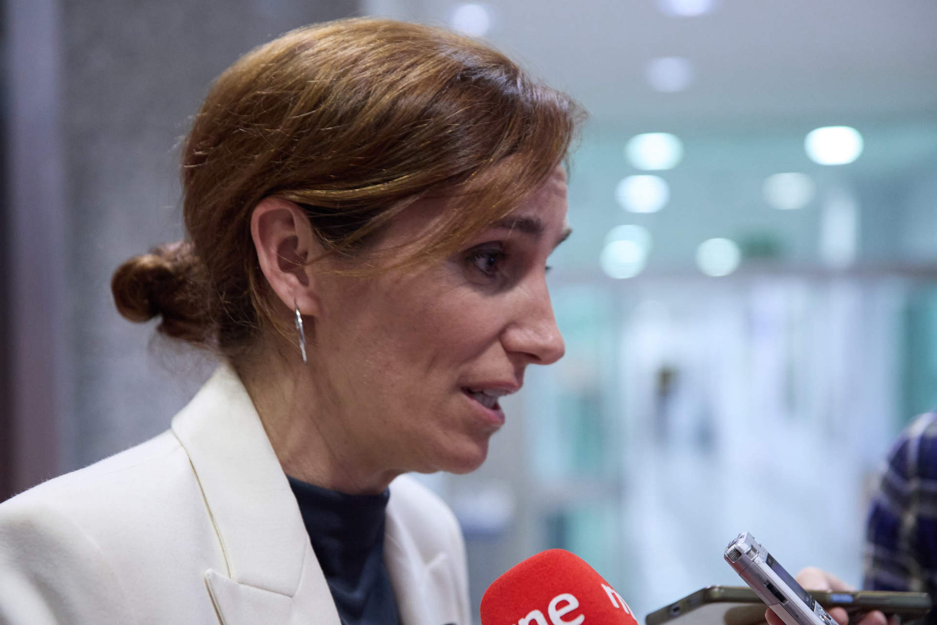 Mónica García dice que ha hablado con PSOE para enviarle apoyo a Sánchez y critica el 