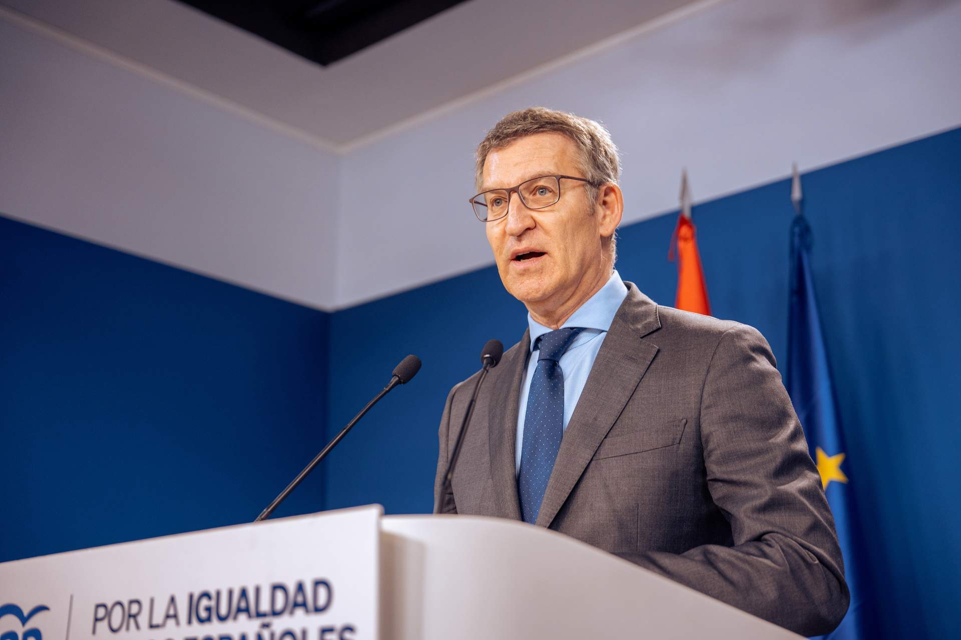 El líder del PP, Alberto Núñez Feijóo, durante una rueda de prensa, en la sede del PP, a 29 de abril de 2024, en Madrid.