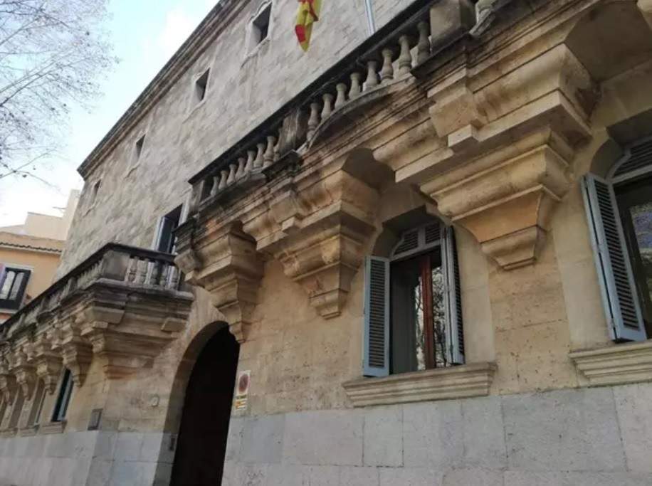Piden 12 años de cárcel a dos acusados de estafar 100.000 euros a un varón al que iban a construir una casa en Mallorca